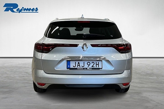Renault Megane IV 4 of 5