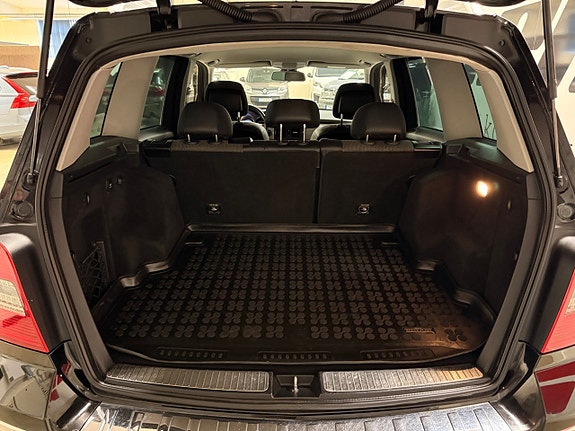 Mercedes-Benz GLK220 5 of 5