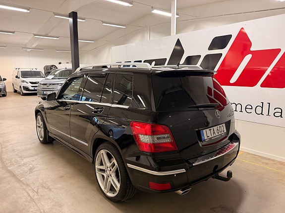 Mercedes-Benz GLK220 3 of 5