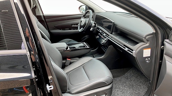 Hyundai Tucson 3 of 12