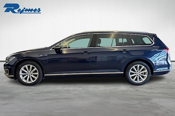 Volkswagen Passat 4 of 5