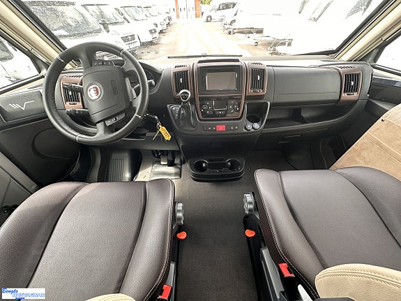 Mobilvetta K-YACHT 80 TEKNO LINE | SOFFA BAK | VÄLUTRUSTAD 6 of 21
