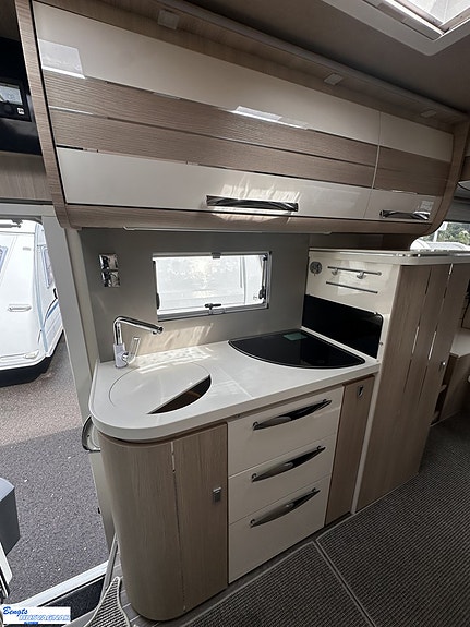 Mobilvetta K-YACHT 80 TEKNO LINE | SOFFA BAK | VÄLUTRUSTAD 11 of 21