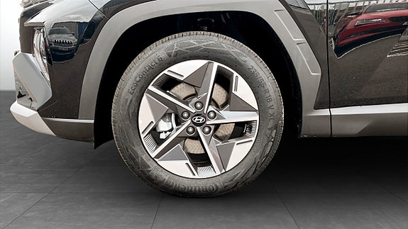 Hyundai Tucson 9 of 12