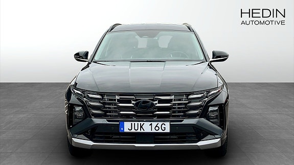 Hyundai Tucson 8 of 12