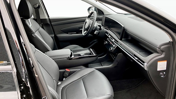 Hyundai Tucson 3 of 12
