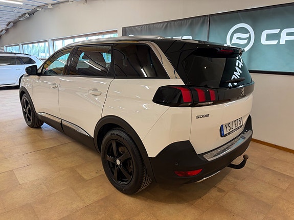 Peugeot 5008 5 of 5
