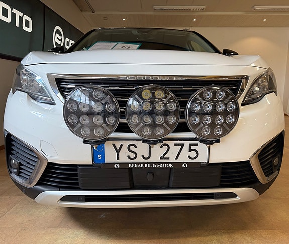 Peugeot 5008 2 of 5