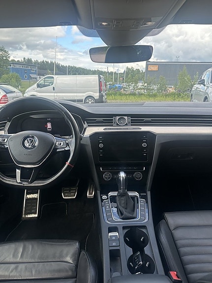 Volkswagen Passat Alltrack 3 of 5