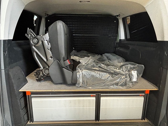 Mercedes-Benz eVito Tourer 5 of 5