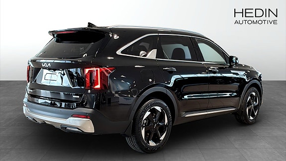 Kia Sorento 5 of 18