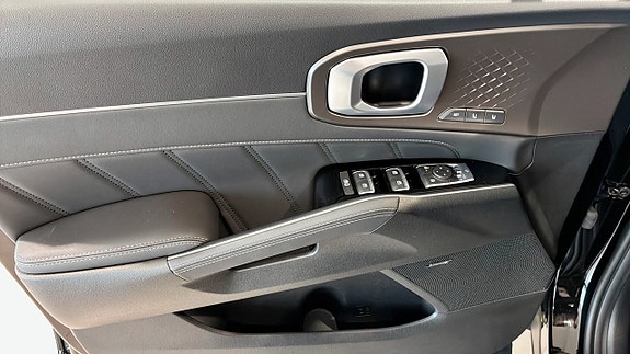 Kia Sorento 11 of 18