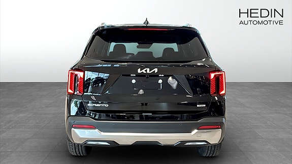 Kia Sorento 7 of 18