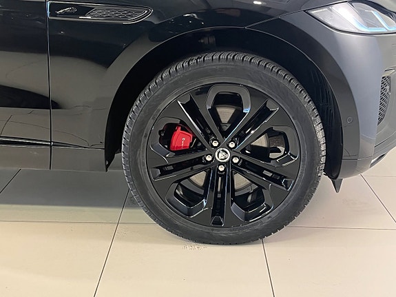 Jaguar F-PACE 8 of 8