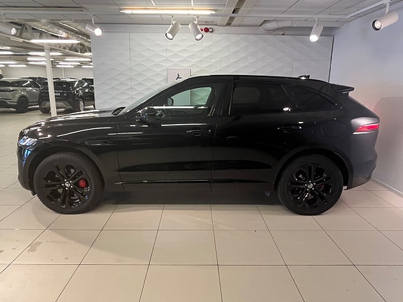 Jaguar F-PACE 4 of 8