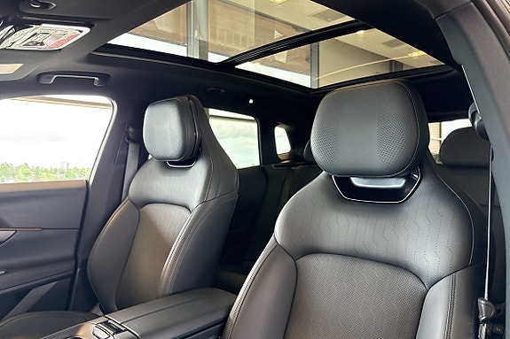 Lynk & Co 08 9 of 30