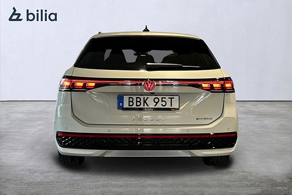 Volkswagen Passat 4 of 5