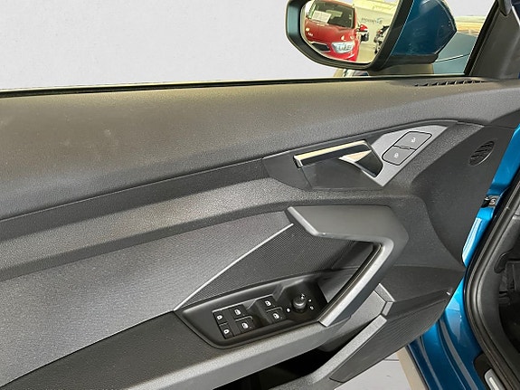 Audi A3 8 of 17