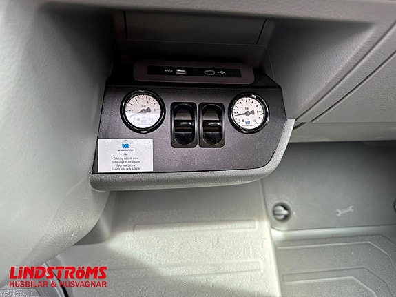 Knaus VAN TI PLUS 650 MEG 2WD 177hk Automat Långbäddar RÄNTA 4,95% 15 of 21