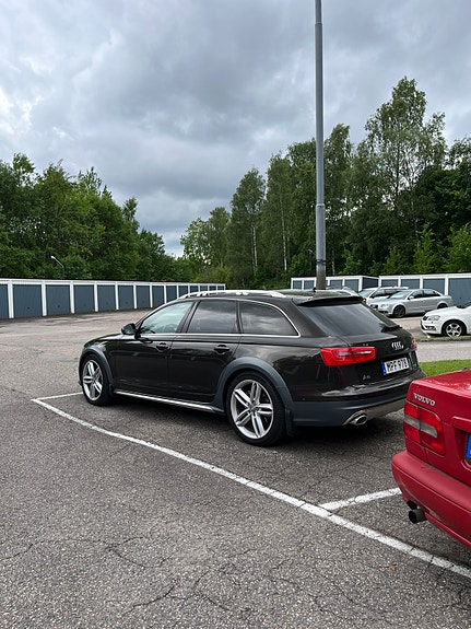 Audi A6 allroad 4 of 5
