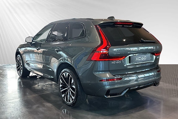 Volvo XC60 3 of 5