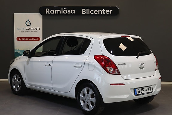 Hyundai i20 9 of 17