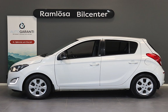 Hyundai i20 10 of 17