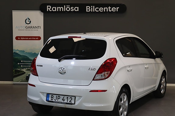 Hyundai i20 7 of 17