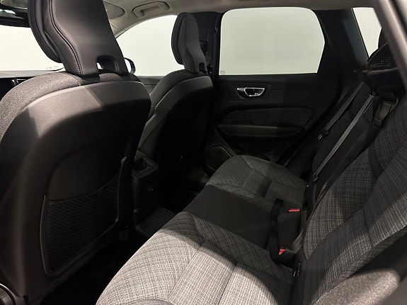 Volvo XC60 11 of 18