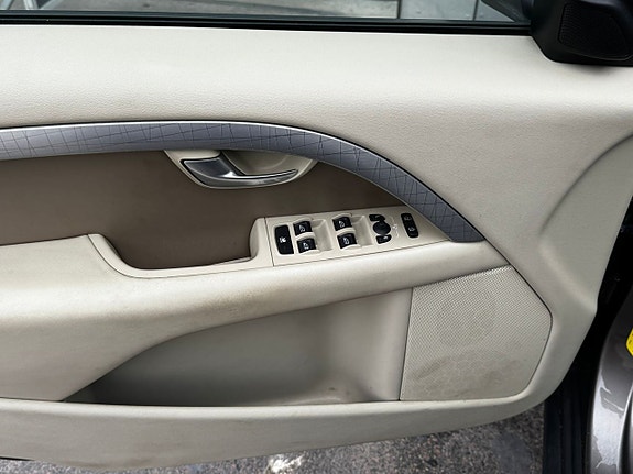 Volvo XC70 16 of 17