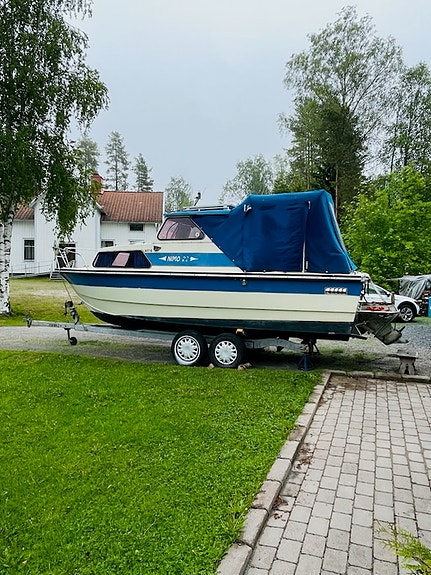 Nimo 22 Midcabin 1982 2 of 6