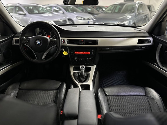 BMW 318d 18 of 18