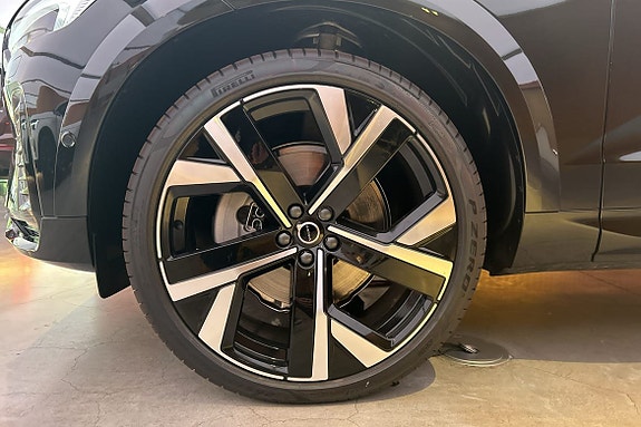 Volvo XC60 10 of 27