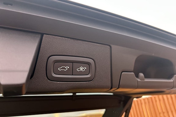 Volvo XC60 27 of 27