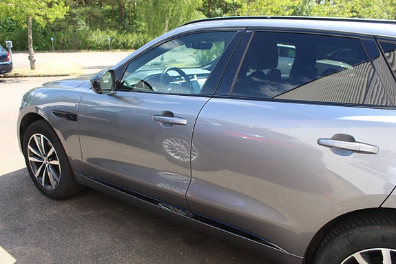 Jaguar F-PACE 7 of 12