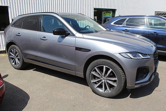 Jaguar F-PACE 2 of 12