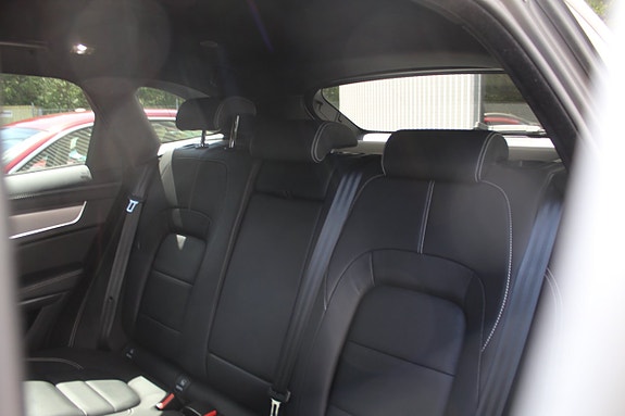 Jaguar F-PACE 8 of 12