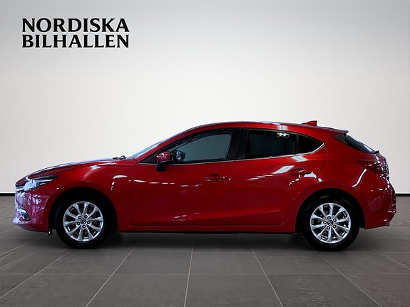 Mazda 3 4 of 5