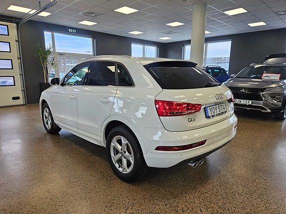 Audi Q3 4 of 5
