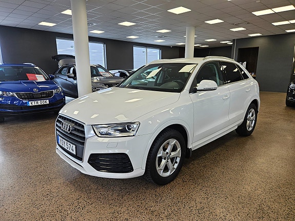 Audi Q3 3 of 5