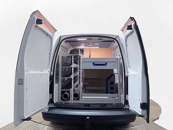 Volkswagen Caddy Maxi 12 of 24