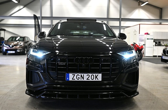 Audi Q8 3 of 5