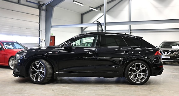 Audi Q8 2 of 5