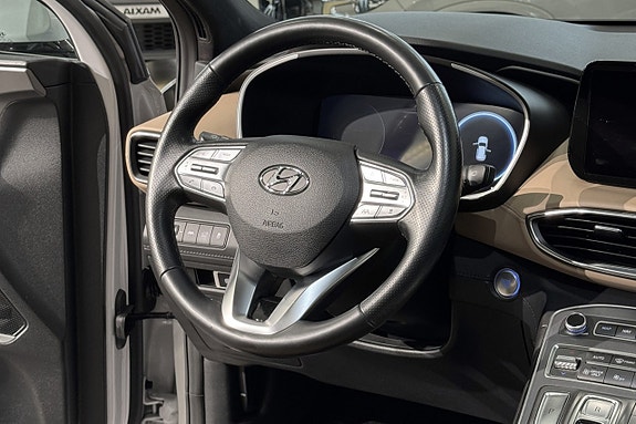 Hyundai Santa Fe 10 of 17