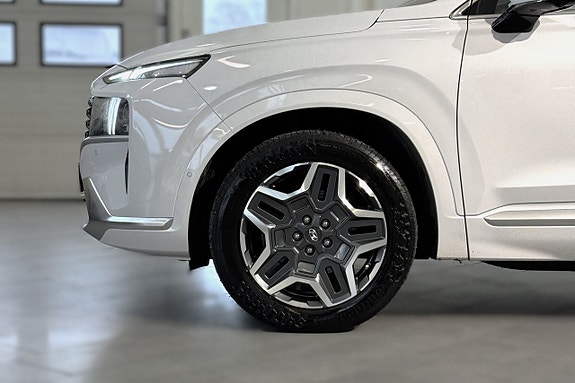 Hyundai Santa Fe 2 of 17