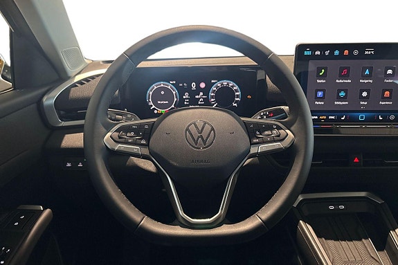Volkswagen T-Roc 11 of 22