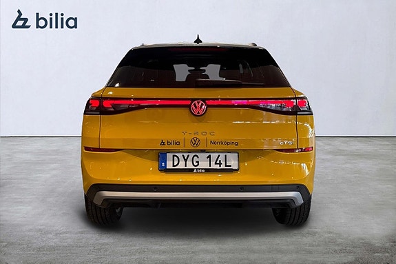 Volkswagen T-Roc 4 of 5
