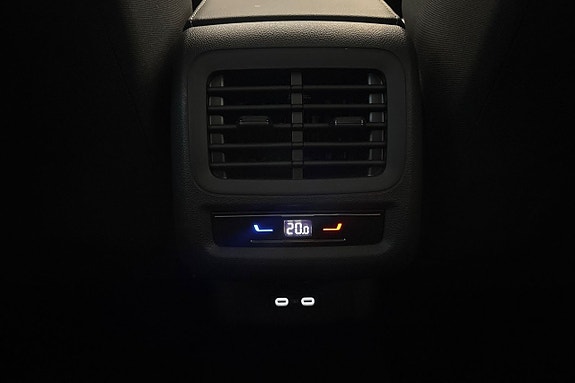 Volkswagen T-Roc 19 of 22
