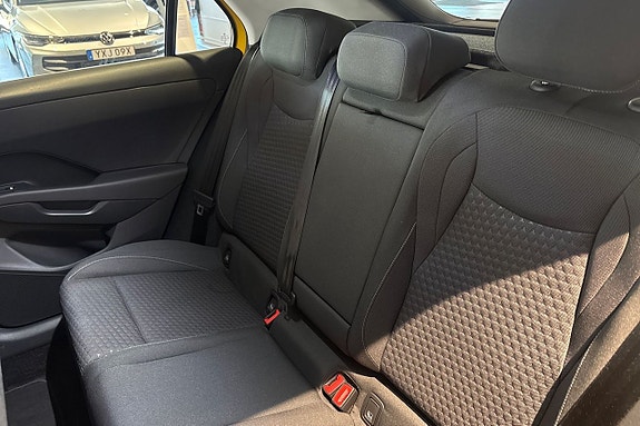 Volkswagen T-Roc 17 of 22