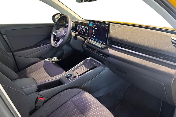 Volkswagen T-Roc 15 of 22